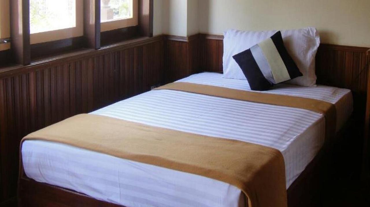 Three Seasons Inn & Spa Nyaungshwe Exteriör bild