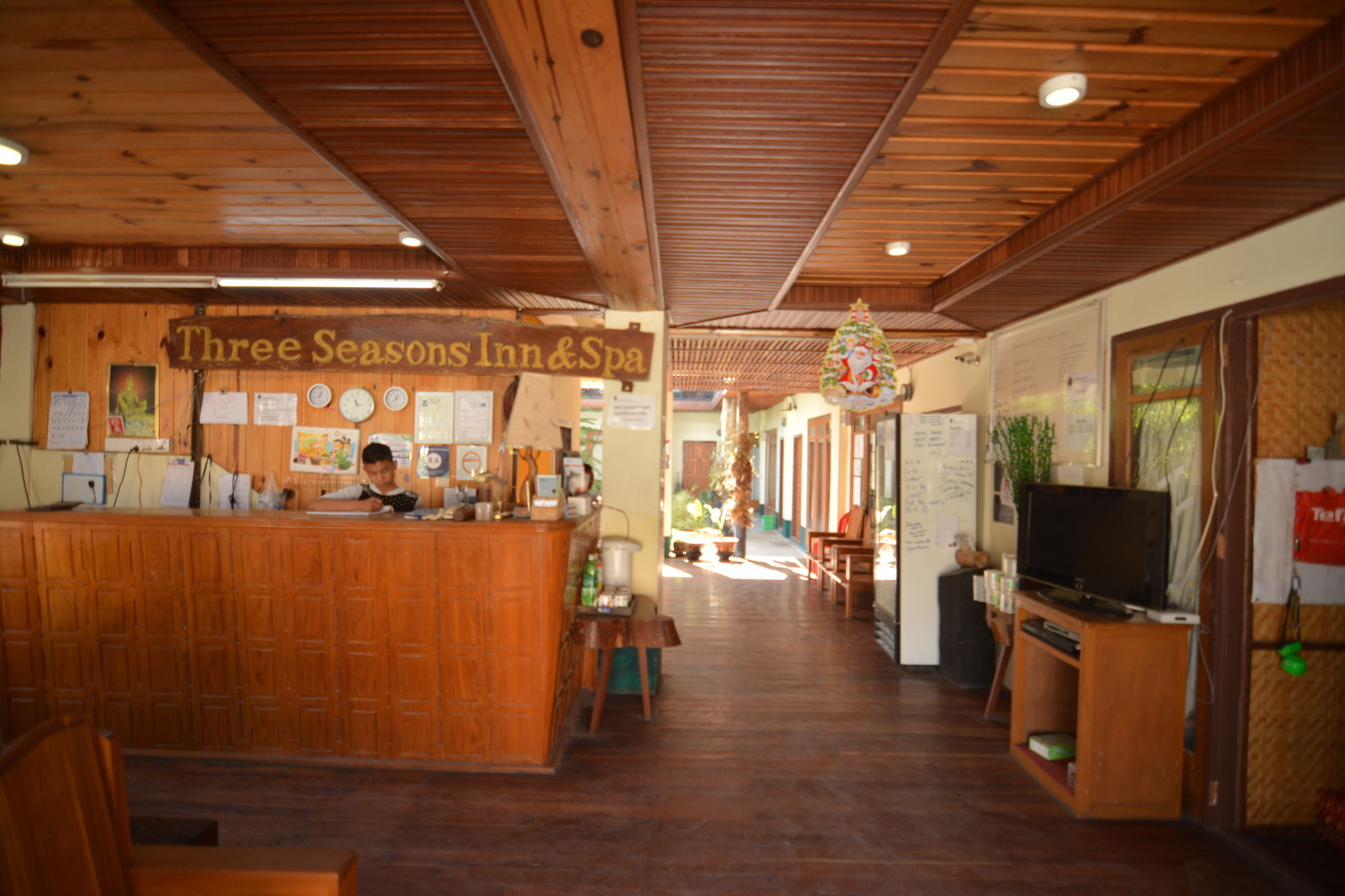 Three Seasons Inn & Spa Nyaungshwe Exteriör bild