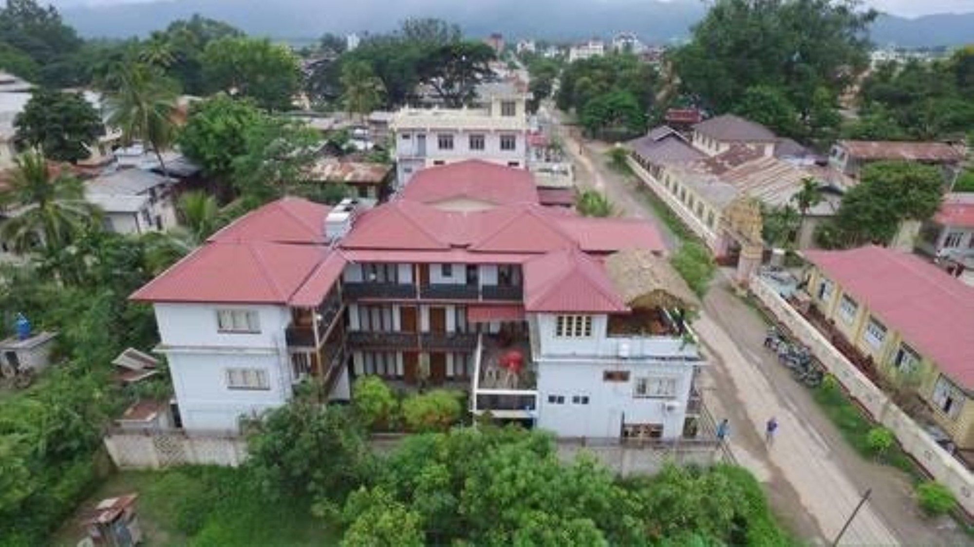 Three Seasons Inn & Spa Nyaungshwe Exteriör bild