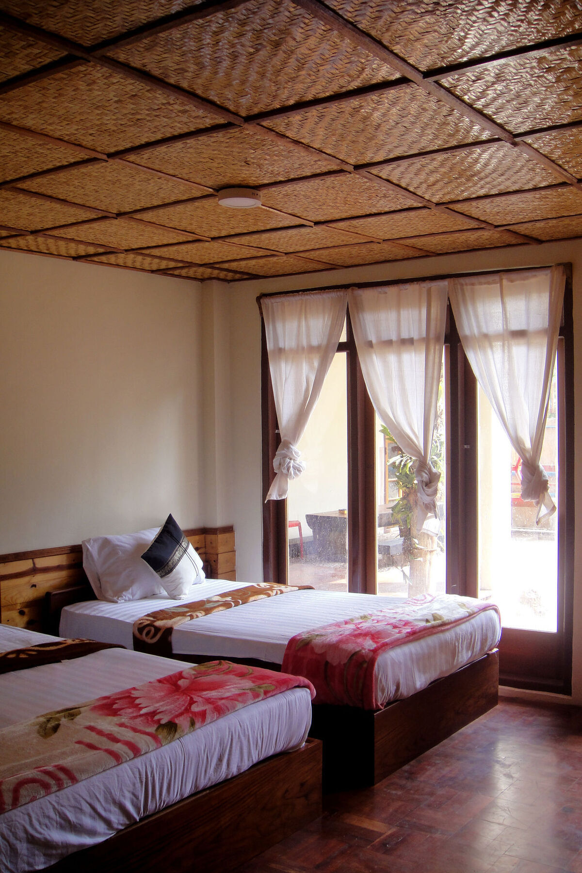 Three Seasons Inn & Spa Nyaungshwe Exteriör bild