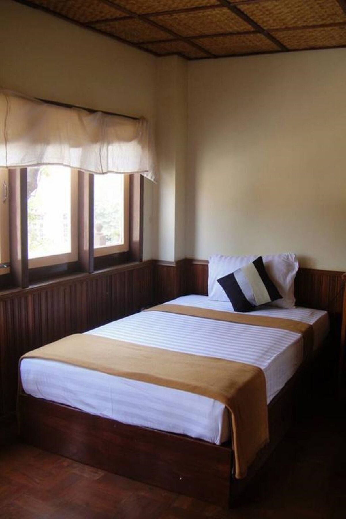 Three Seasons Inn & Spa Nyaungshwe Exteriör bild